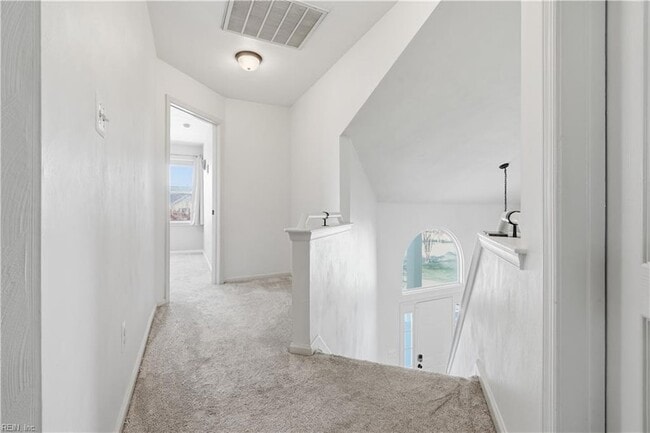 Building Photo - 1721 Chestwood Dr