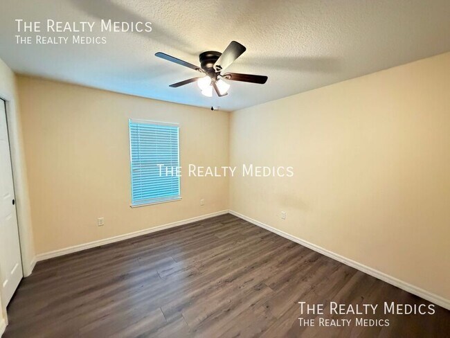 Building Photo - 2574 SW 164th Street Rd