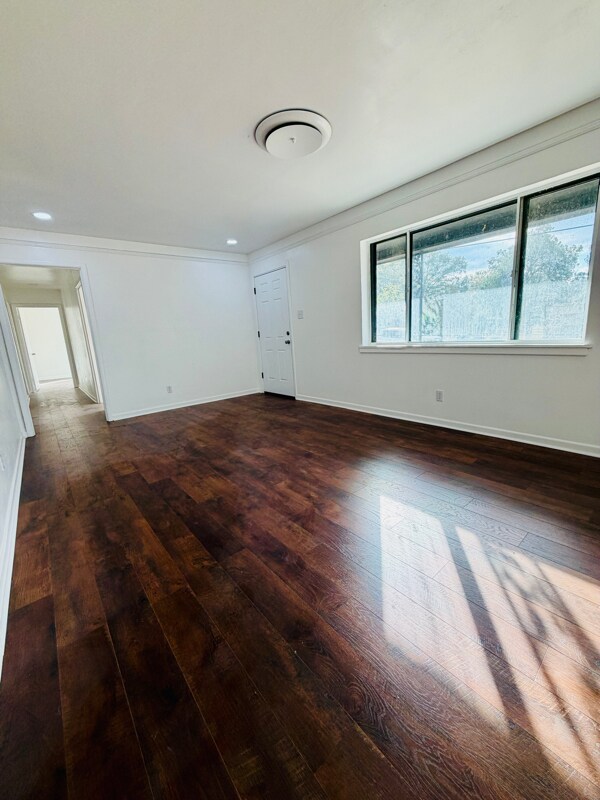 Building Photo - 403 Margo St