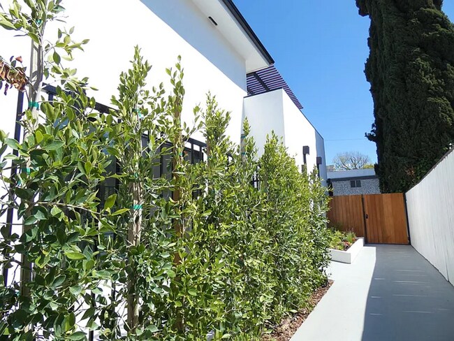 Building Photo - Luxury Four-Unit Estate