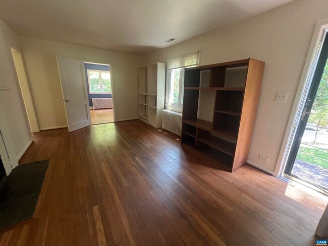 Building Photo - 1429 Gentry Ln