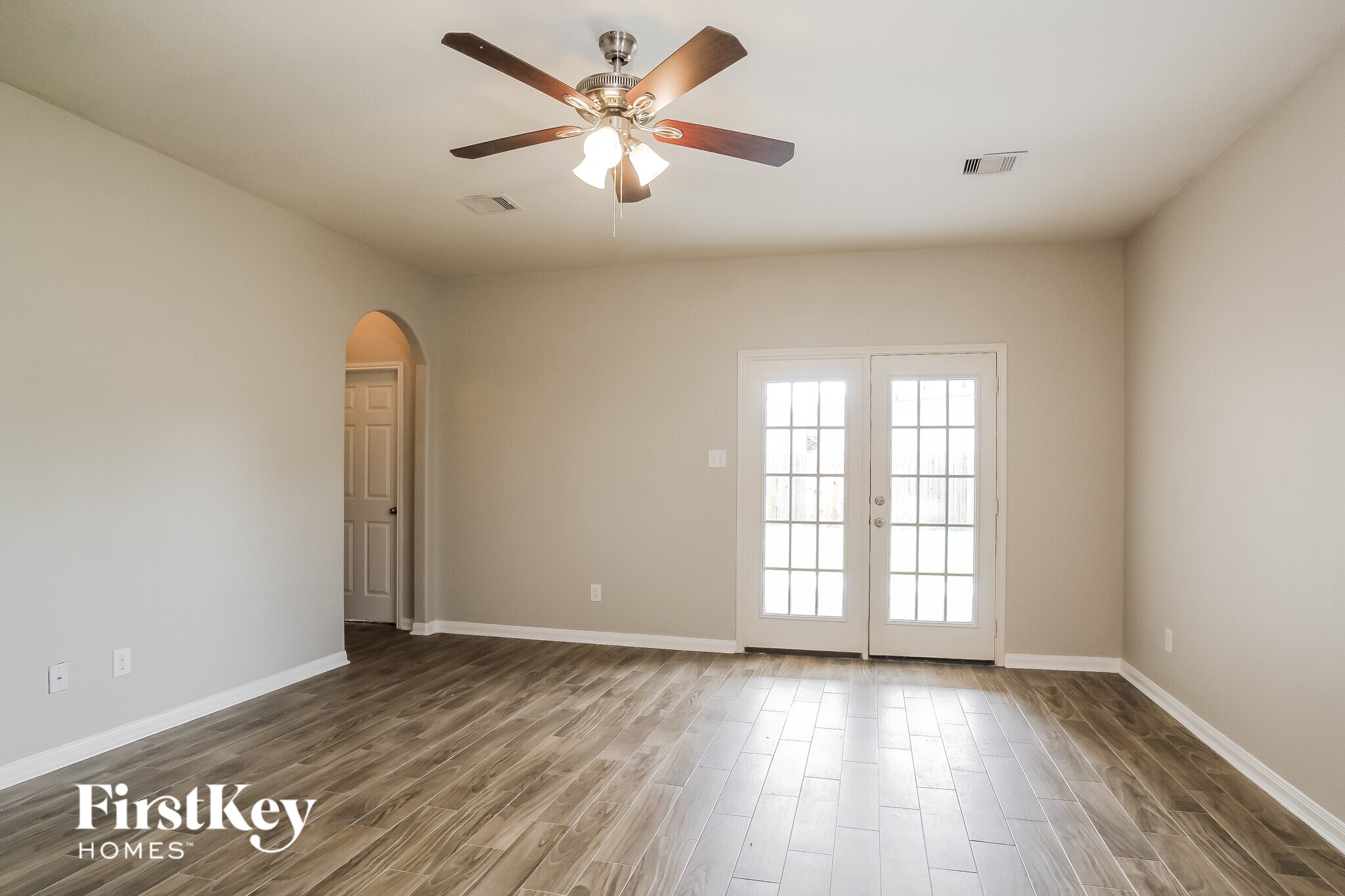 Building Photo - 5623 That Way