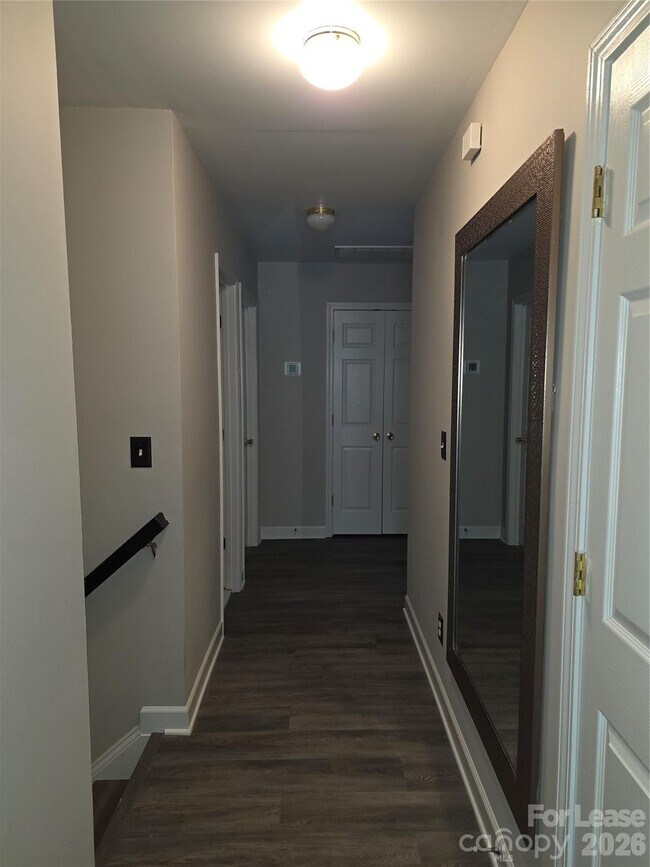 Building Photo - 935 Woodington Ln