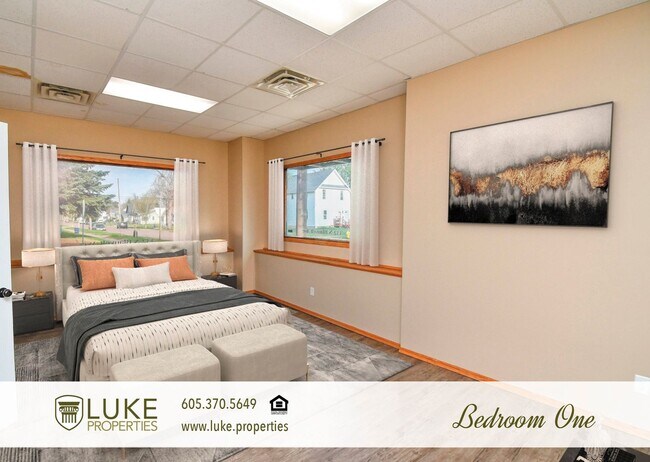Building Photo - 332 N Blauvelt Ave