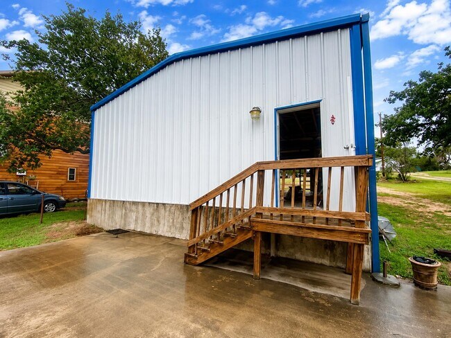 Building Photo - 691 Beaver