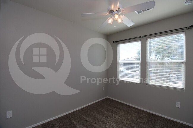 Building Photo - 4644 W Nutmeg Ave