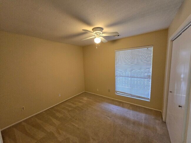 Building Photo - 5669 Birchmont Dr