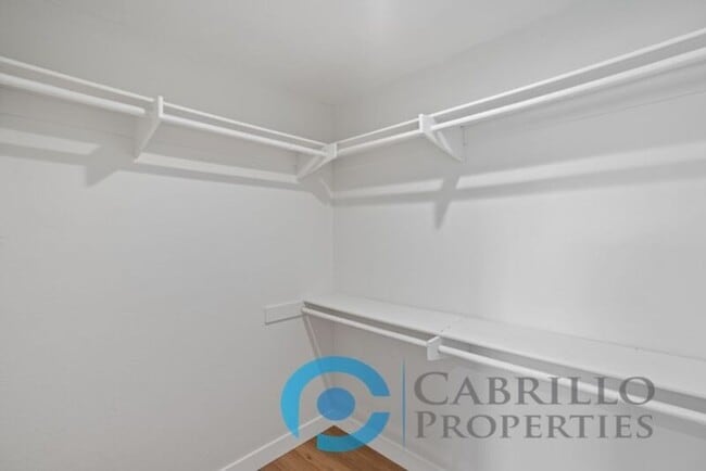 Building Photo - 526 11th St