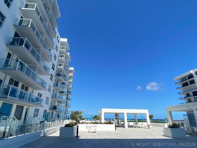 Building Photo - 3450 S Ocean Blvd