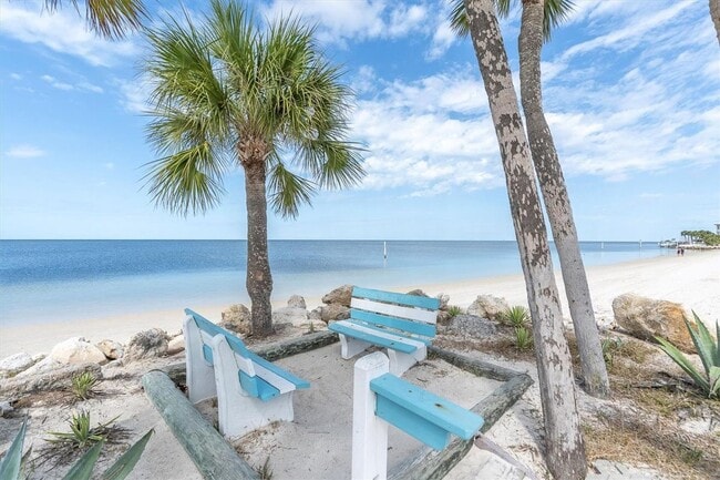 Building Photo - Beautiful Gulf Harbor Villa