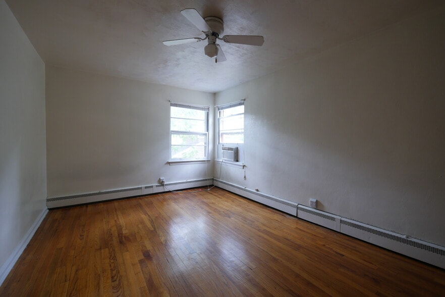 bedroom southwest view - 717 W S St