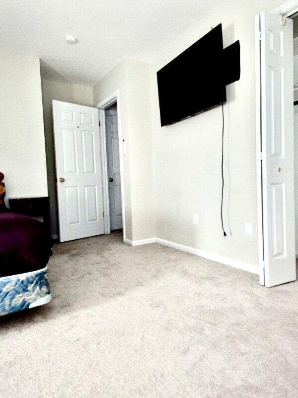 Building Photo - 6636 Isle of Skye Dr