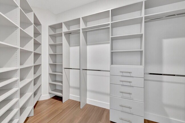 Building Photo - 8660 W Parkland Bay Trl