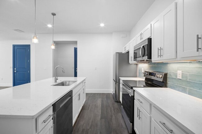 Building Photo - Luxury New construction 3 bedroom 2 baths located in North Port