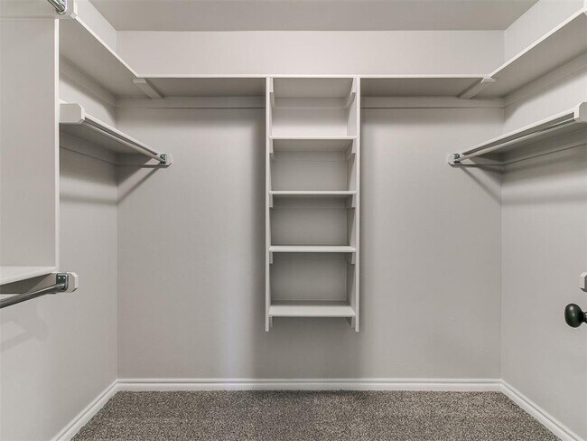 Building Photo - 12028 Rockbed Dr