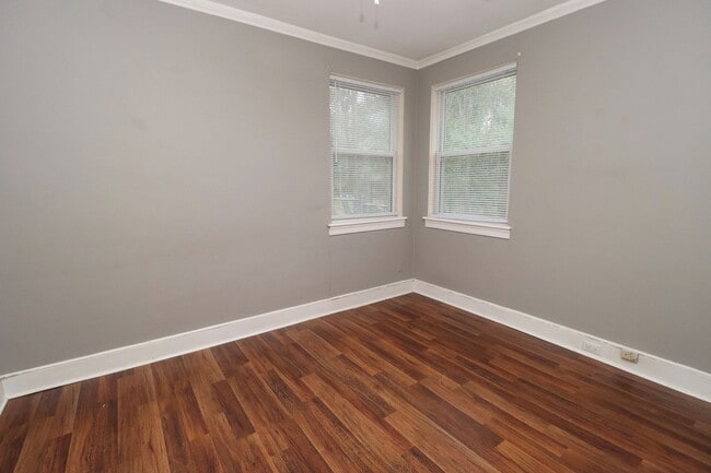 Building Photo - Cozy 2-Bedroom Duplex in Southeast Columbia – Brandon Acres!