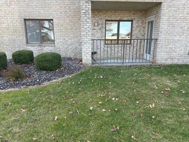 Building Photo - 1108 Dolphin Ave