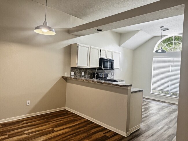 Building Photo - 31248 N Head Dr