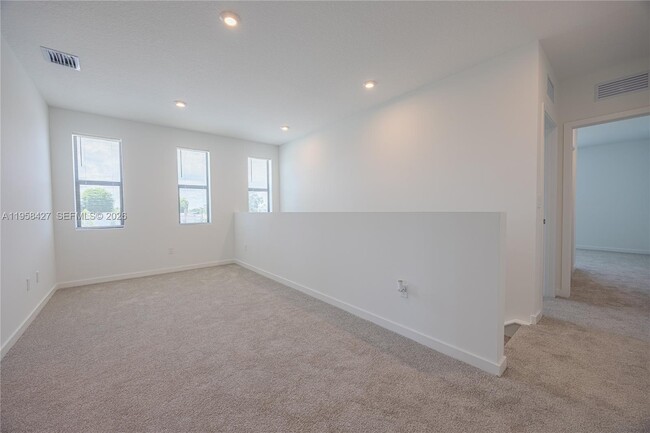 Building Photo - 7040 Channing Ave