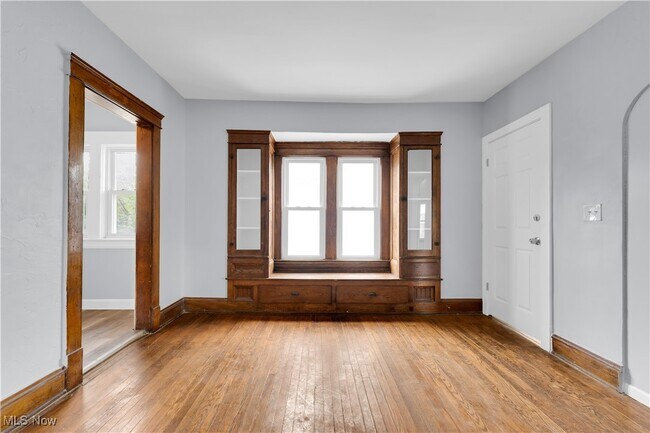 Building Photo - 3111 W 90th St
