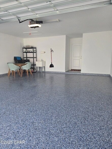 Building Photo - 8634 Sand dollar Dr