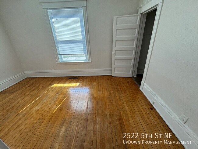 Building Photo - 2522 5th St NE