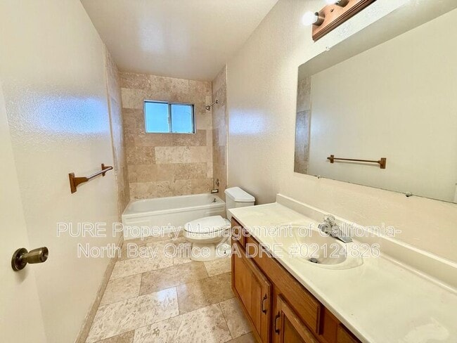 Building Photo - 804 Parent Way