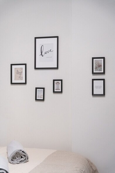 Building Photo - 242 E 33rd St