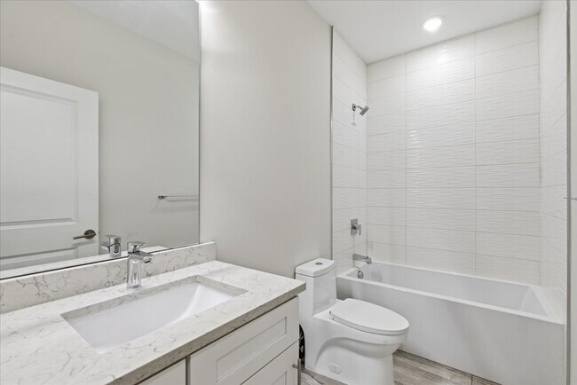 Building Photo - 4101 S Drexel Blvd