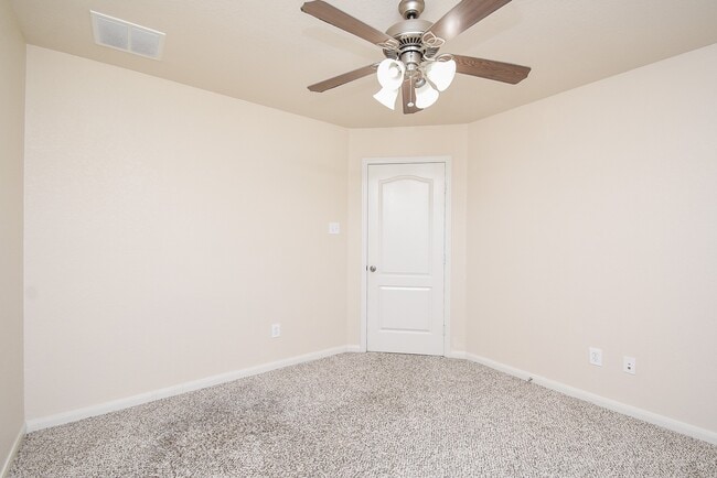 Building Photo - 6203 Ledger Ln