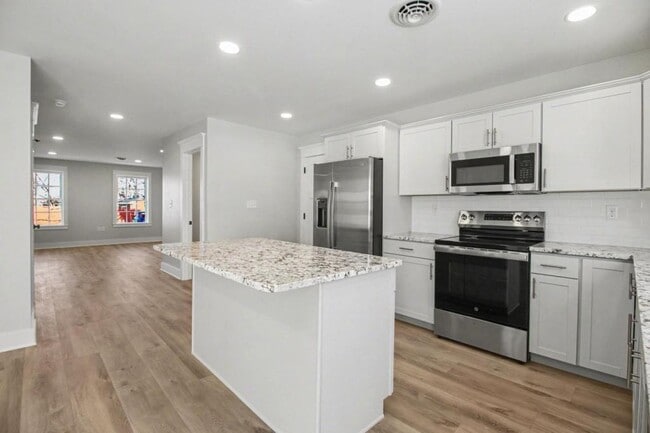 Building Photo - 1355 Valley Green Rd