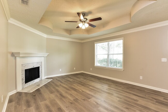 Building Photo - 295 Sanders Dr