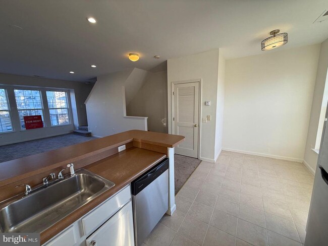 Building Photo - 22976 Fontwell Square