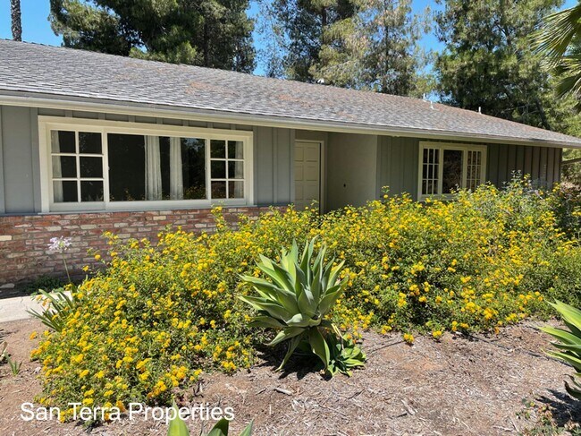 Building Photo - 11768 Shadowglen Rd