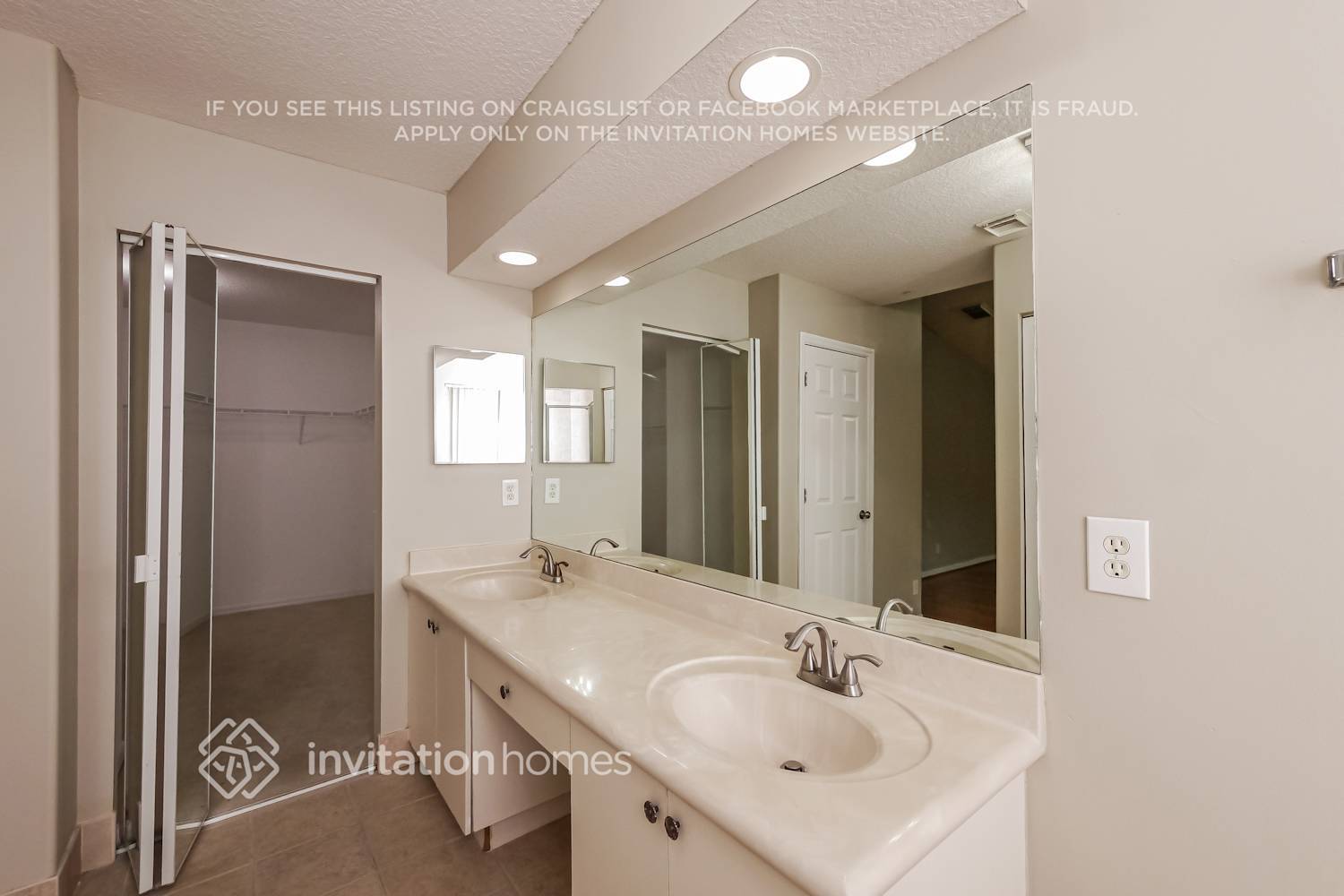 Building Photo - 3580 SW 51st St