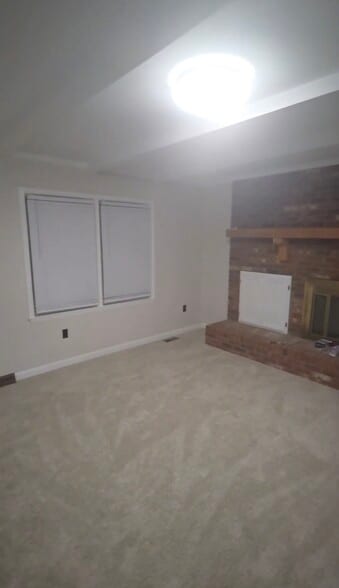 Building Photo - 103 Candystick Cir