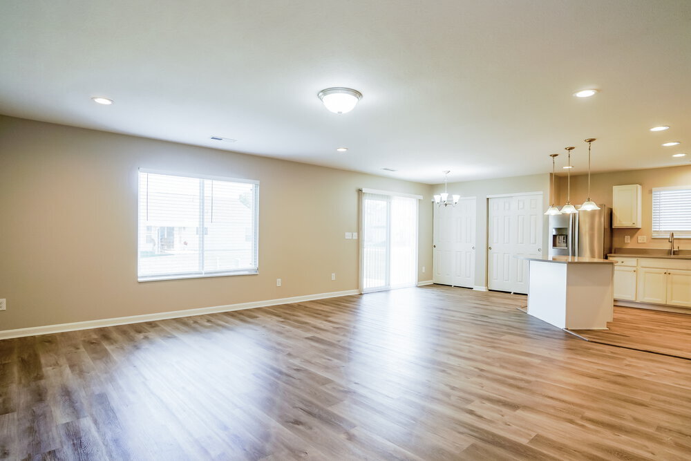 Building Photo - 7500 Willow Leaf Dr