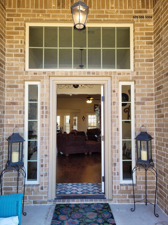 Building Photo - 1204 Robinsville Ct