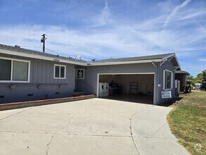 Building Photo - Fully Remolded Single Family Home in Garde...