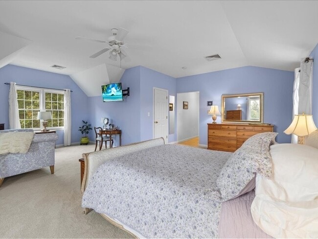 Building Photo - 6 Wood St