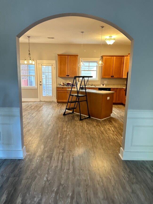 Building Photo - 183 Augusta Ave