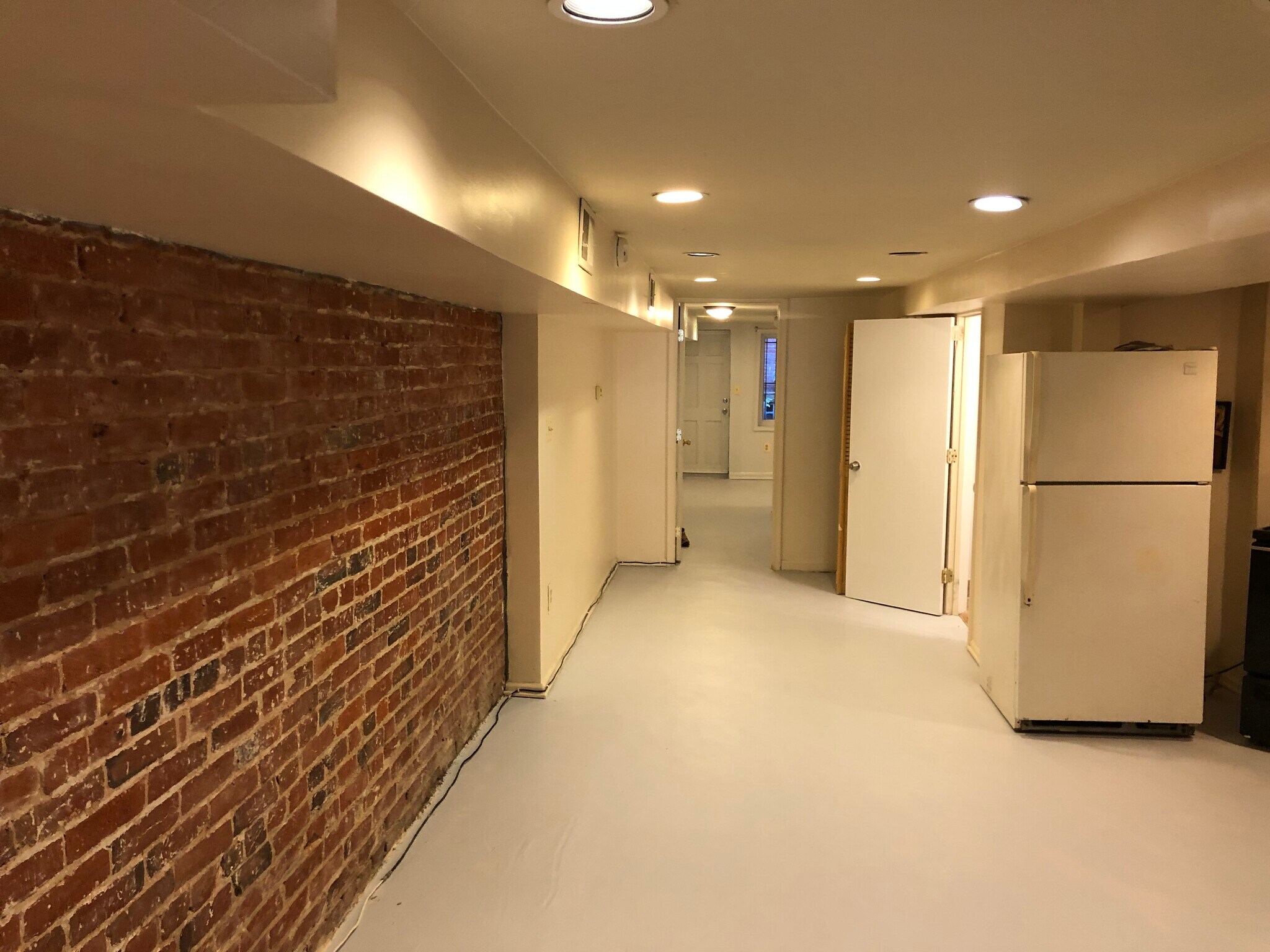 Building Photo - 902 Westminster St NW