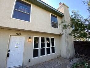 Building Photo - *Owner Broker* 2 Bedroom Townhome Availabl...