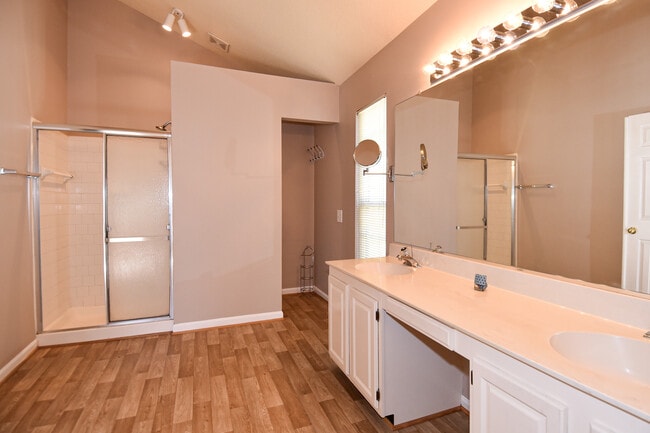 Building Photo - 6803 Woodstone Pl