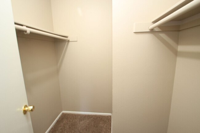 Building Photo - 2596 Sextant Ave