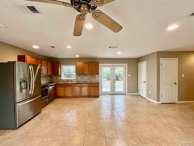 Building Photo - 1127 Redwood Ln