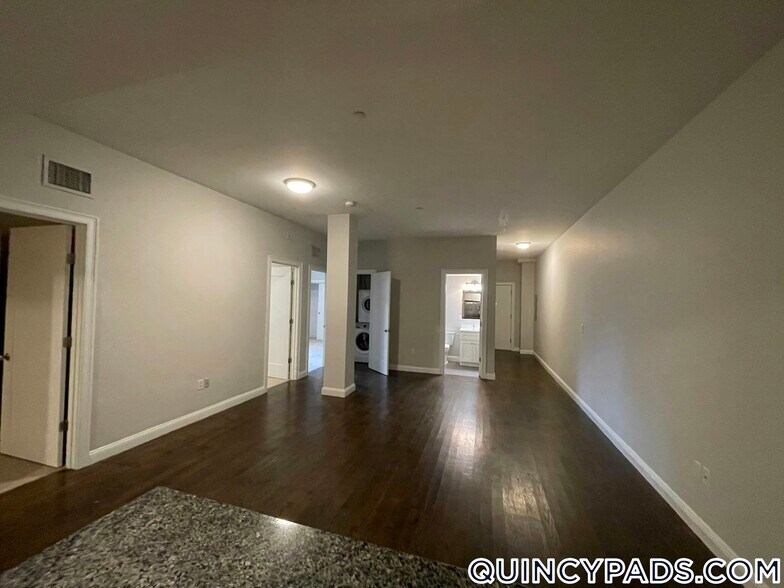 Building Photo - 10 Merrymount Rd