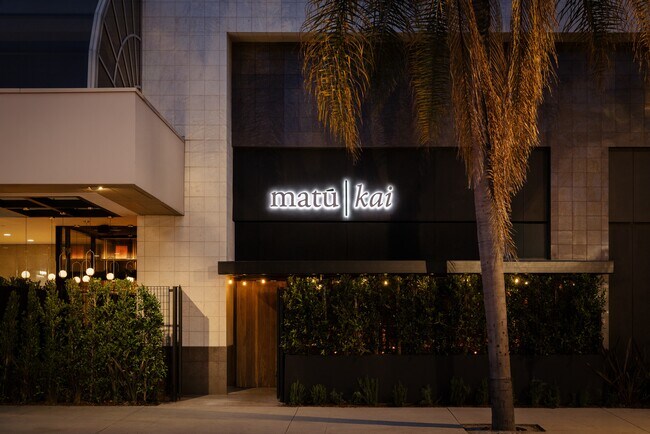 Building Photo - 11970 Montana Ave