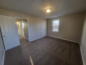 Building Photo - Spacoius 4 bedroom, 1.75 bathroom home!