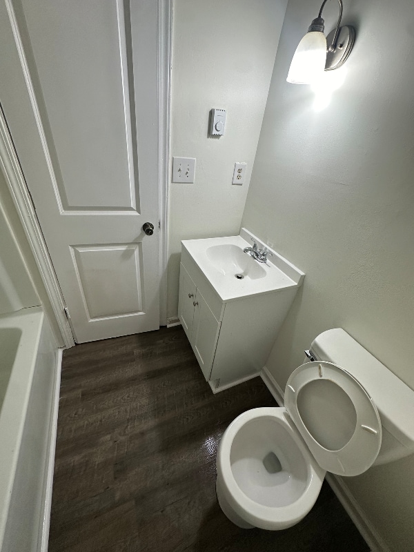 Building Photo - 1954 Lakeview Rd